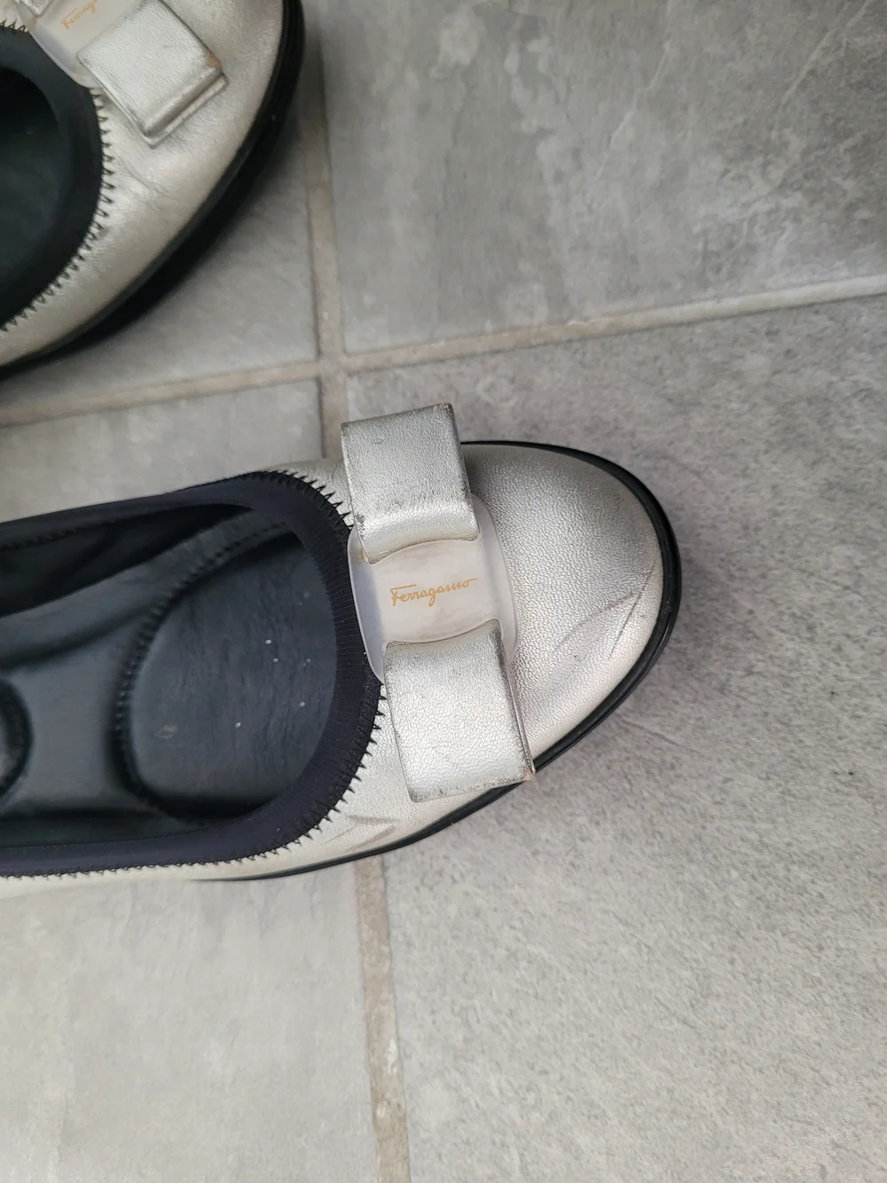Salvatore Ferragamo Silver Vara Bow Ballet Flats - Picture 2 of 5
